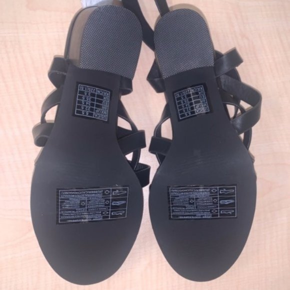 Forever21 Black Ankle-Strap Heel Sandals Size 5.5 - Picture 2 of 4